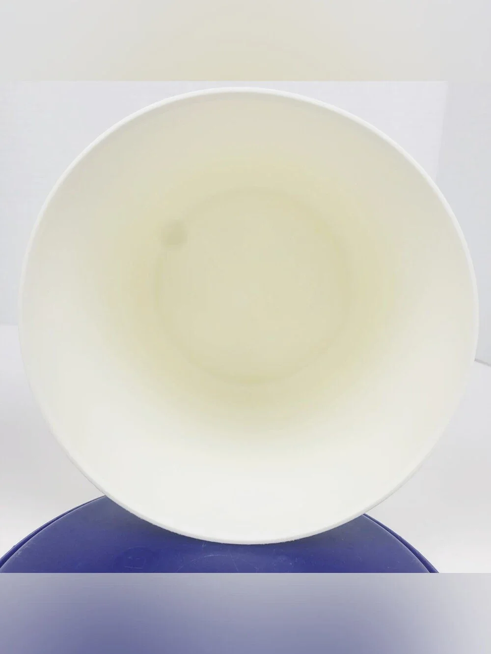 Vtg 90s~Tupperware One Touch Canisters~2416B~2418B~2420D~2422B~White w/Blue Lids